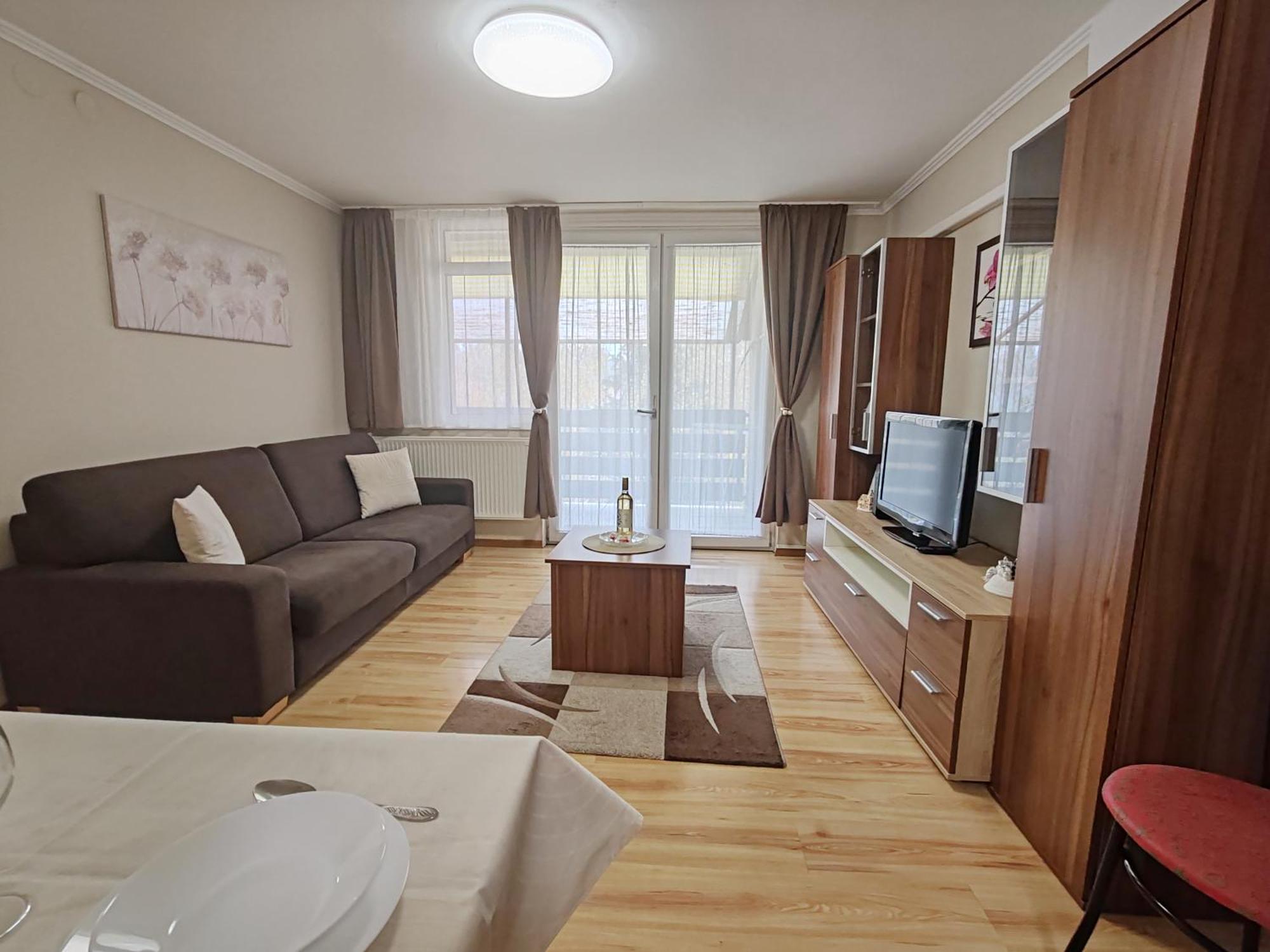 To Apartman Gunarasfuerdo Dombóvár Bagian luar foto